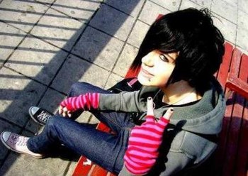 Dans le genre Emo , on peut pas faire mieux XD